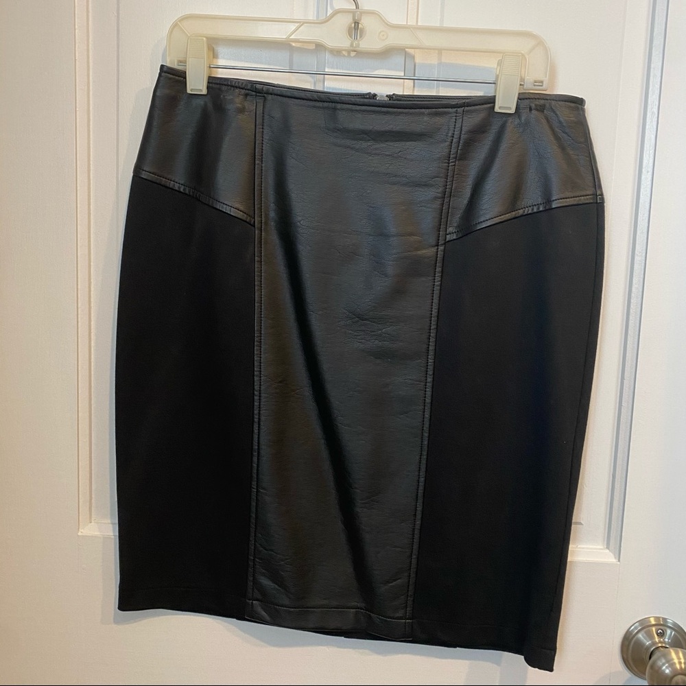 Faux leather stretchy skirt